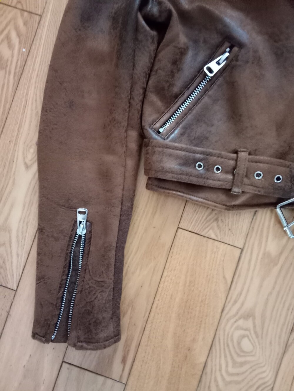Cropped Motorcycle Jacket - Picture 4 of 5
